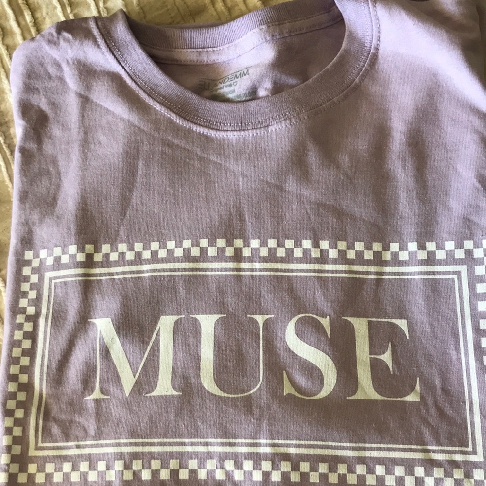 EllandEmm MUSE T-shirt